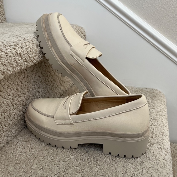 Patina Zoe chunky lug sole loafer - Picture 7 of 10